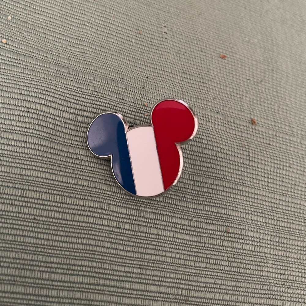 France Mickey  Disney Trading Pin